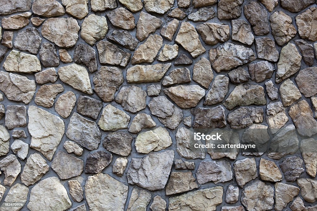 Pared de piedra patrón, característica arquitectónica en el lateral del hogar - Foto de stock de 2000-2009 libre de derechos