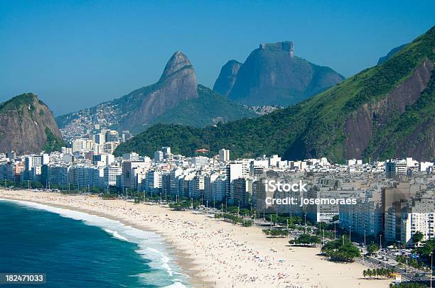 Spiaggia Di Copacabana - Fotografie stock e altre immagini di Rio de Janeiro - Rio de Janeiro, Acqua, Ambientazione esterna