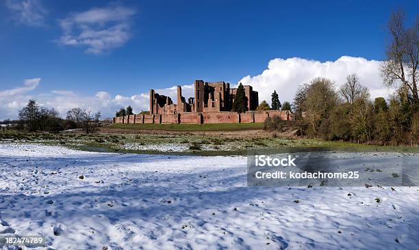 Castle Stockfoto und mehr Bilder von Schnee - Schnee, Warwick - England, Warwickshire