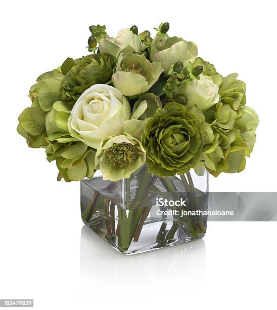 Grünen Und Weißen Rosen Mit Hydrangea Strauß Auf Weißem Hintergrund Stockfoto und mehr Bilder von Rose
