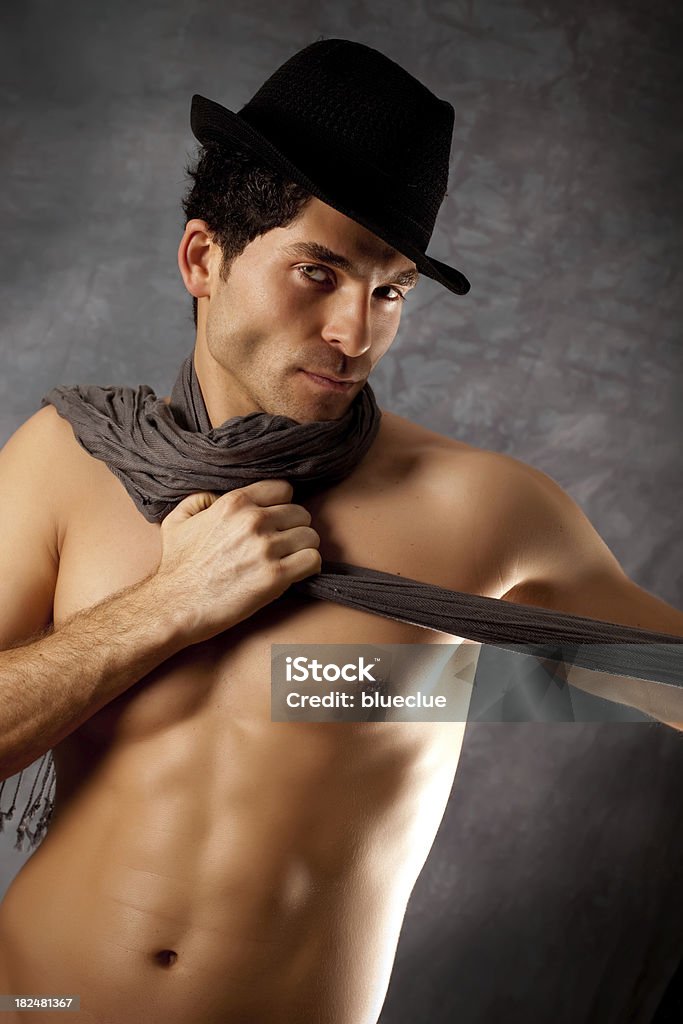 Горячие сексуальные мужчины с Шляпа-федора - Стоковые фото Активный образ жизни роялти-фри