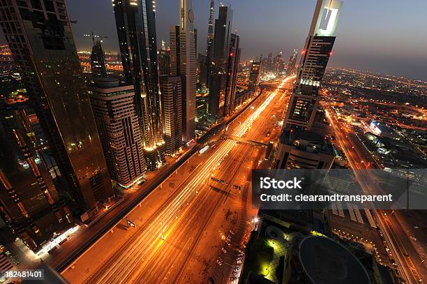 Photo libre de droit de Centreville De Dubaï Et La Burj Khalifa banque d'images et plus d'images libres de droit de Appartement - Appartement, Bleu, Bâtiment vu de l'extérieur