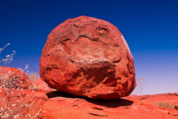 istock Solitair Stone Karijini National Park 182482911