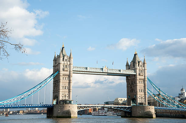 istock Tower Bridge and the River Thames in London, UK 182483090