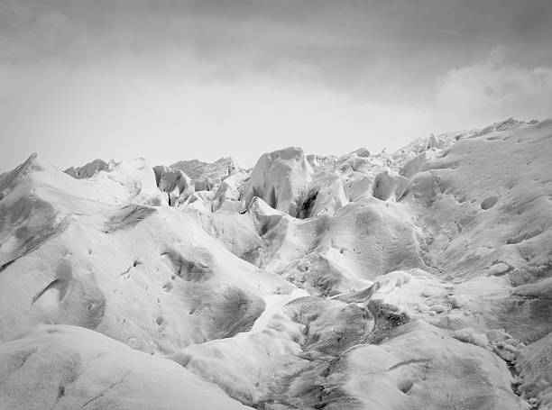 istock Black & white shot of Perito Moreno Glaciar (Patagonia) 182483341
