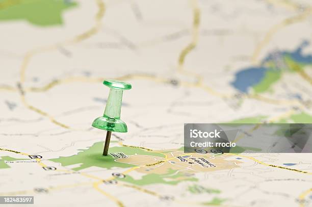 Verde De Destino - Fotografias de stock e mais imagens de Alfinetar - Alfinetar, Alfinete, Cartografia