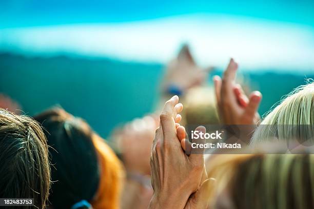 Photo libre de droit de Mains Applaudir banque d'images et plus d'images libres de droit de Acclamation de joie - Acclamation de joie, Adulation, Applaudir