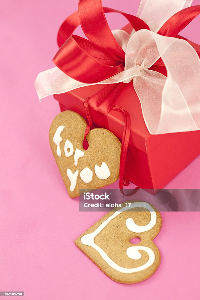 Rosa San Valentino sorpresa - Foto stock royalty-free di Ambientazione interna