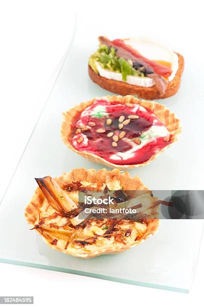 Bar Snack - Fotografie stock e altre immagini di Panino ripieno - Panino ripieno, Piccolo, Sfondo bianco