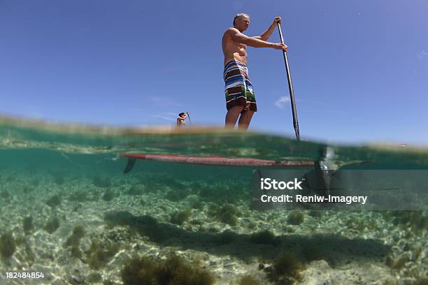 Nueva Tendencia De Deportes De Soporte De Remo Foto de stock y más banco de imágenes de Surf de remo - Surf de remo, Actividad física, Actividades recreativas