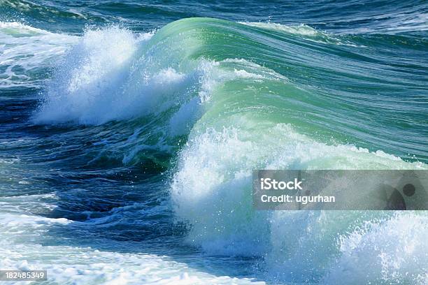 Big Wave Stockfoto und mehr Bilder von Bach - Bach, Blau, Brandung