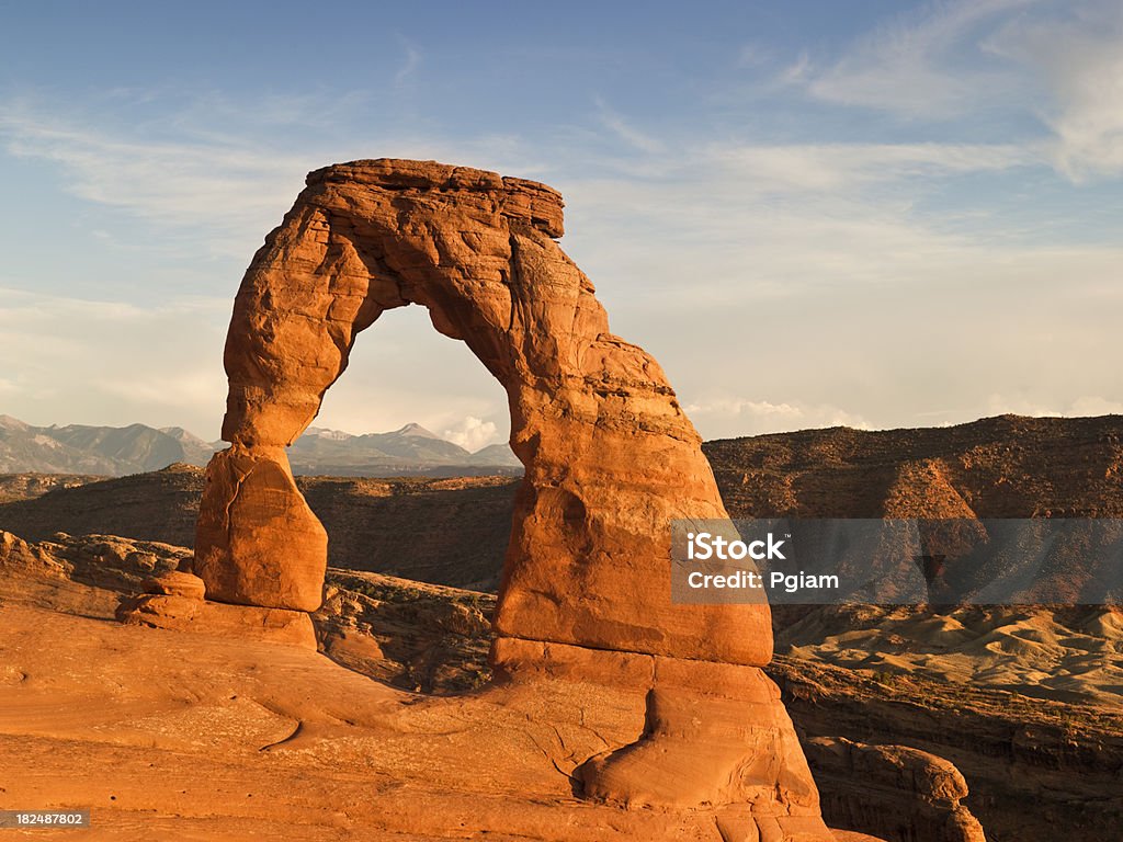 Delicate arch formación de roca - Foto de stock de Aire libre libre de derechos