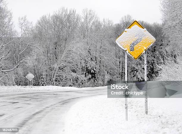Jazda Zimą - zdjęcia stockowe i więcej obrazów Droga - Droga, Burza śnieżna, Zima