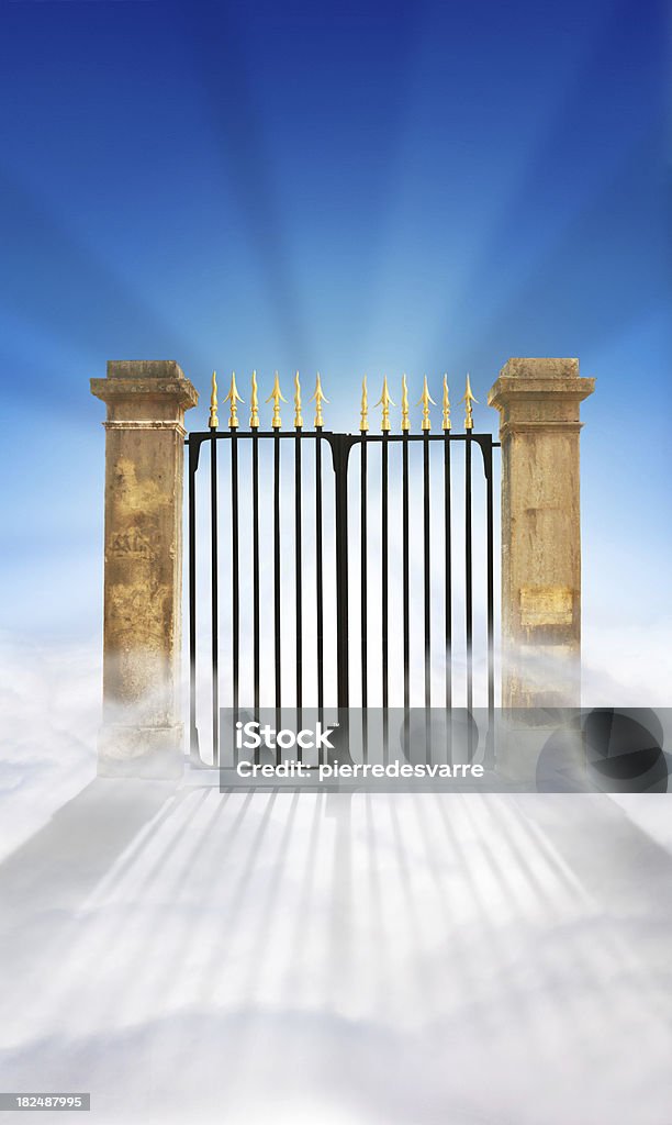 Puerta de cielo nubes espacio de copia - Foto de stock de El Cielo libre de derechos