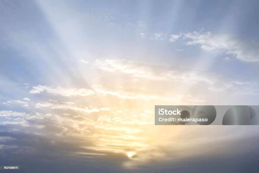 Cielo. Salida del sol. - Foto de stock de Abstracto libre de derechos