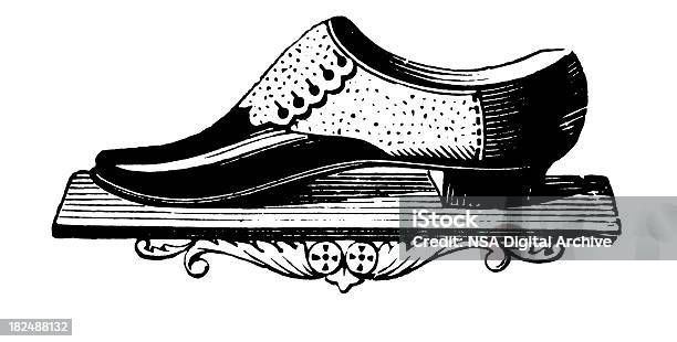 Ilustración de Zapato Antiguos De Diseño Ilustración y más Vectores Libres de Derechos de Anticuado - Anticuado, Antigualla, Blanco y negro