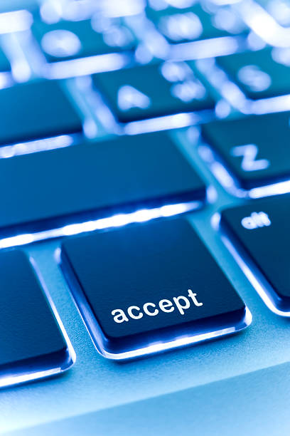 компьютер ноутбук клавиатура «accept». - back lit computer keyboard keypad blue стоковые фото и изображения
