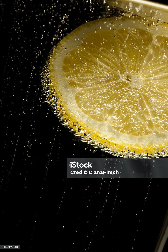 Lemoniada gazowana wody mineralnej - Zbiór zdjęć royalty-free (Bańka)