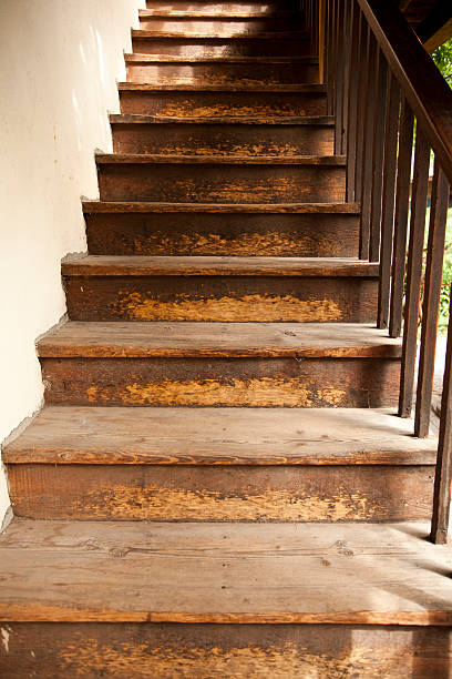istock Old house entrance 182490765