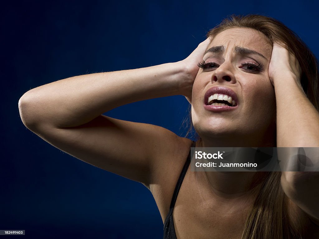 Mujer con dolor - Foto de stock de Estrés libre de derechos