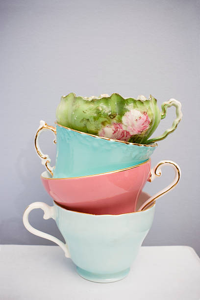 고급 중국 teacups - old fashioned tea cup victorian style beauty 뉴스 사진 이미지