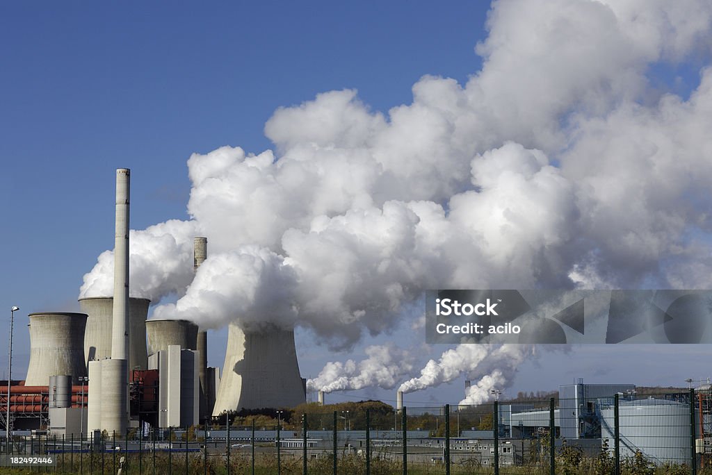 Dwa węgiel palenie elektrowni - Zbiór zdjęć royalty-free (Bez ludzi)