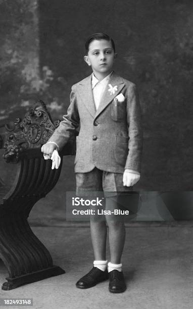 Foto de Menino Em 1930 e mais fotos de stock de 1930-1939 - 1930-1939, Fora De Moda - Estilo, Itália