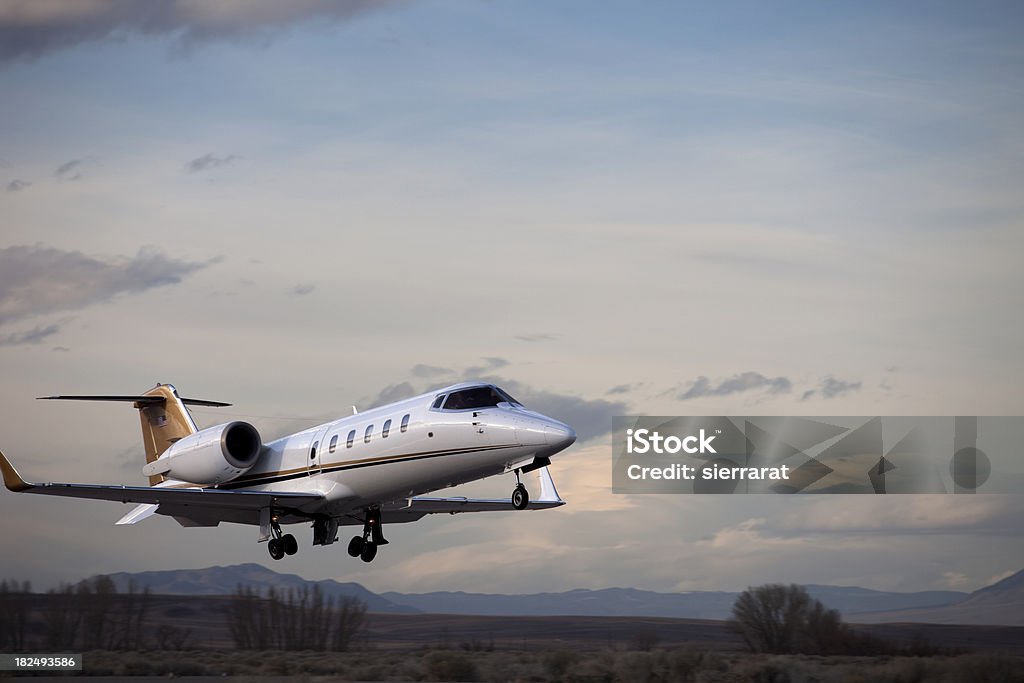 Запуск Lear 60 - Стоковые фото Самолёт бизнес-класса роялти-фри