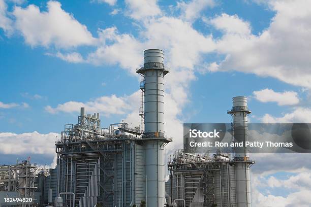 Turbina Elektrowni Opalanych Gazem - zdjęcia stockowe i więcej obrazów Bez ludzi - Bez ludzi, Budynek przemysłowy, Chmura
