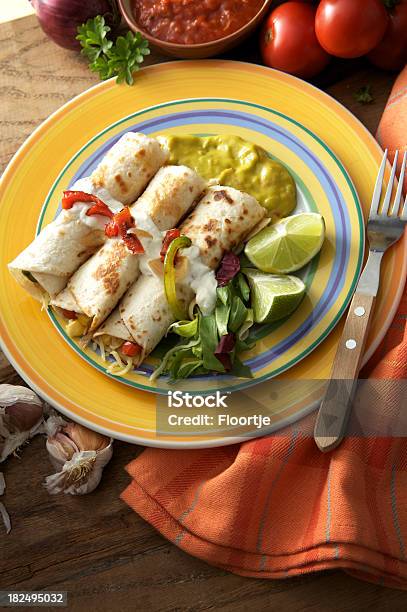 Photo libre de droit de Cuisine Texmex Images Fixes Burrito Végétarien banque d'images et plus d'images libres de droit de Aliment - Aliment, Aliments et boissons, Amérique latine