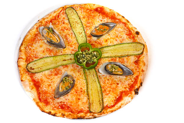 istock Pizza with vegetables and clams 182495634