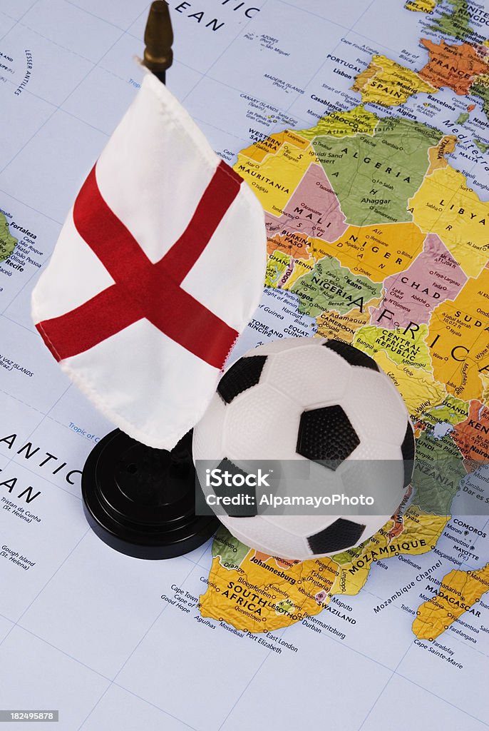 Futebol (futebol) bola, mapa da África e a bandeira da Inglaterra - Foto de stock de 2010 royalty-free