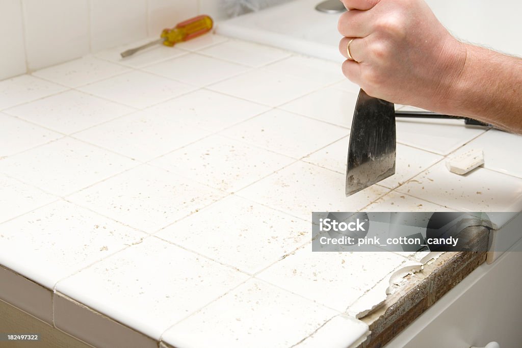 Broken Küche Fliese reparieren - Lizenzfrei Entfernen Stock-Foto