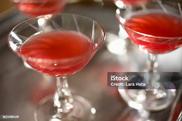 Cosmopolita Cocktails - Fotografias de stock e mais imagens de Copo de Martini - Copo de Martini, Fora de moda - Estilo, Antiguidade