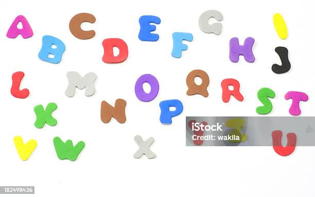 Coloridoconjunto Letras Alphabeth Antes De Fundo Branco - Fotografias de stock e mais imagens de Frigorífico