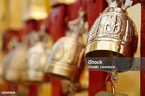 Колокольчики Doi Suthep Chiang Mai Thailand — стоковые фотографии и другие картинки Без людей - Без людей, Буддизм, Ват Прахат Дой Cутхеп