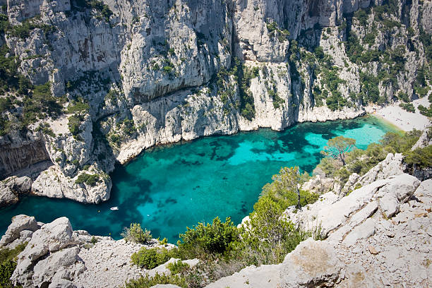 les calanques na francuskiej riwierze - scenics natural landmark local landmark international landmark zdjęcia i obrazy z banku zdjęć