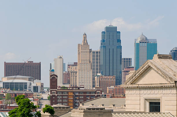 istock Kansas City Skyline 182502815