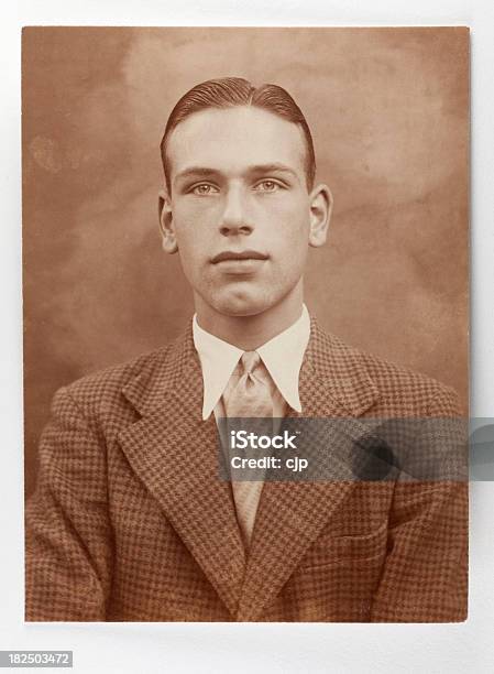 Vintage Década De 1930 Retrato De Hombre Con Chaqueta Tweed Foto de stock y más banco de imágenes de 1930-1939