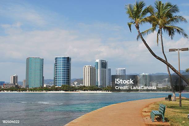 Foto de Parque Da Praia De Ala Moana Em Honolulu e mais fotos de stock de Honolulu - Honolulu, Apartamento, Arquitetura