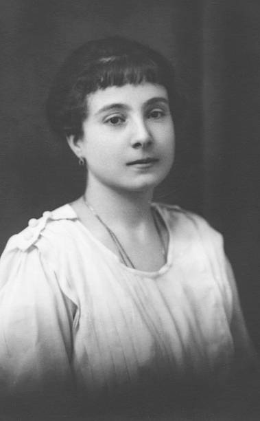 istock Young woman in 1920 182504178