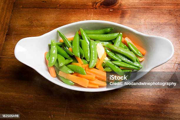 Zucchero Piselli E Carote - Fotografie stock e altre immagini di Burro - Burro, Calore - Concetto, Carota