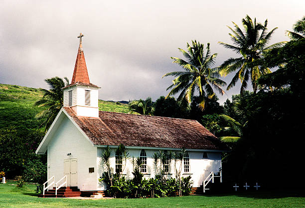 eua, havaí molokai, igreja rural. - molokai - fotografias e filmes do acervo