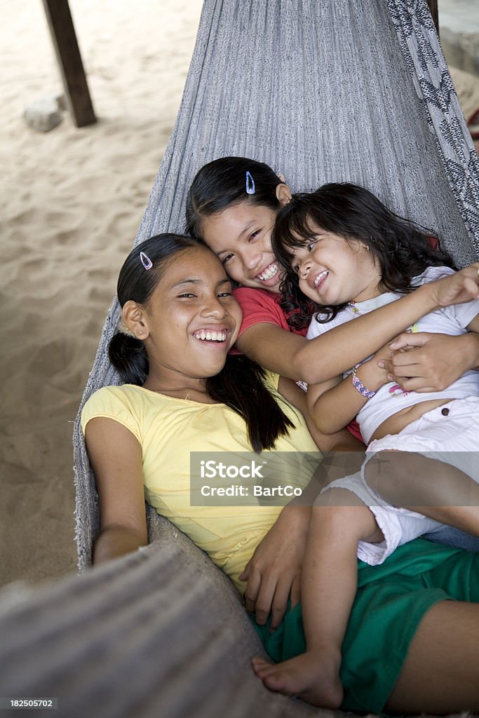 Suriname, Galibi. Crianças na cama. - Royalty-free Suriname Foto de stock
