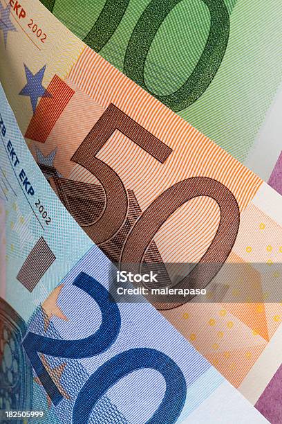 Notas De Euro - Fotografias de stock e mais imagens de Atividade bancária - Atividade bancária, Comprar, Comércio - Consumismo