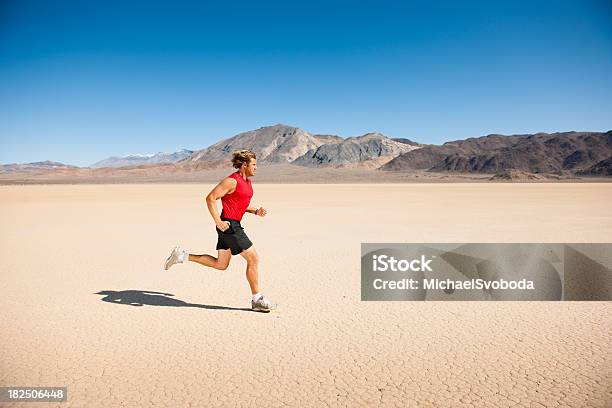 Runner 달리기에 대한 스톡 사진 및 기타 이미지 - 달리기, 사막, 남자