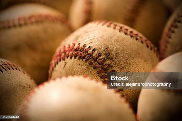 Bola De Beisebol - Fotografias de stock e mais imagens de Treino de basebol de primavera - Treino de basebol de primavera, Acabado, Alto-Contraste