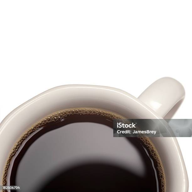 Warme Schwarze Kaffeetasse Closeup Auf Weißem Hintergrund Stockfoto und mehr Bilder von Aufwachen