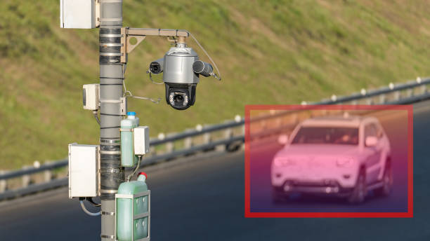Camera with artificial intelligence recognizes offenders and identifies criminals