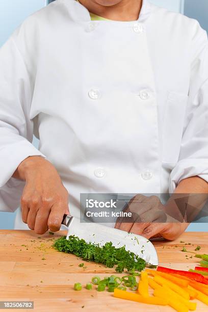 De Preparação De Alimentos - Fotografias de stock e mais imagens de Chefe de Cozinha - Chefe de Cozinha, Comida, Comida e Bebida